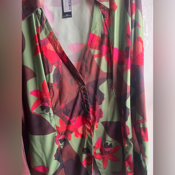 Floral Button-Up Two Piece Plus Size Set - Picture 4 of 6